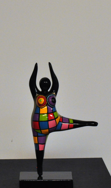 Mia Coppola + Dancing beauty black a